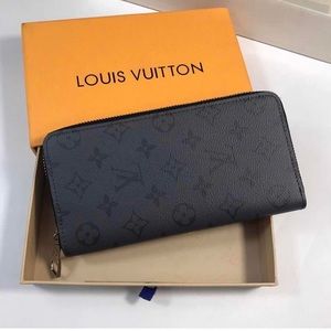 Louis Vuitton
Zippy Wallet Monogram Canvas
